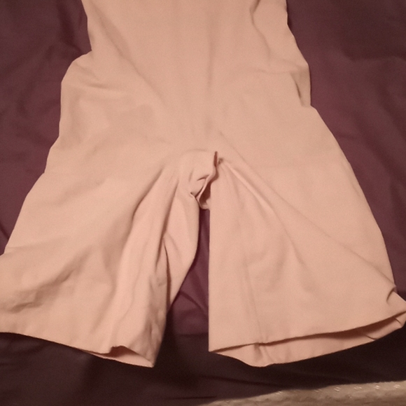 SPANX - Picture 3 of 6